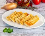 Grillowany ser halloumi, idealny do sałatek i jako samodzielna przekąska. Prosty halloumi przepis na pyszne danie.