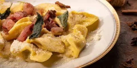 Jedzenie w Bergamo: Od Casoncelli po Aperitivo. Gdzie zjeść?