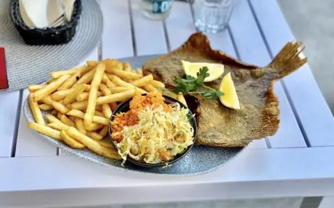 Kołobrzeg: Gdzie zjeść? Najlepsze ryby i restauracje na każdą kieszeń