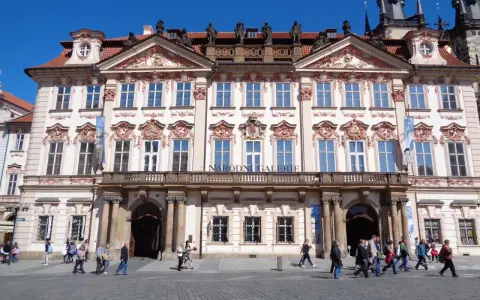Praga: Narodowa Galeria Sztuki, idealne miejsce, by zobaczyć i zjeść. Spacer po Rynku Staromiejskim.