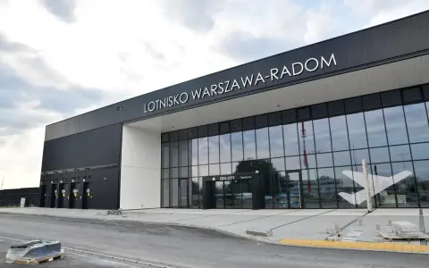 Czy w Radomiu jest lotnisko? Poznaj Port Lotniczy Warszawa-Radom