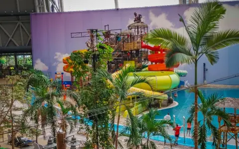 Tropical Islands atrakcje: Co musisz wiedzieć przed wyjazdem?