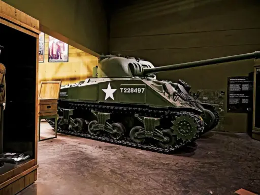 Czołg Sherman w Muzeum II Wojny Światowej w Gdańsku. Warto zobaczyć, jak wyglądał sprzęt aliantów.