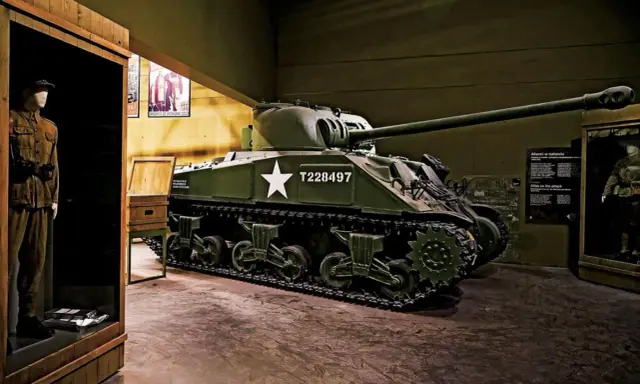 Czołg Sherman w Muzeum II Wojny Światowej w Gdańsku. Warto zobaczyć, jak wyglądał sprzęt aliantów.