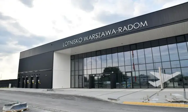 Czy w Radomiu jest lotnisko? Poznaj Port Lotniczy Warszawa-Radom